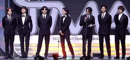 BTS remporte 7 récompenses aux "2022 The Fact Music Awards"