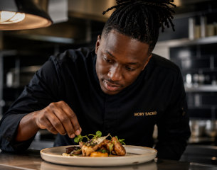 Mory Sacko : restaurants, prix et cuisine du chef étoilé à découvrir